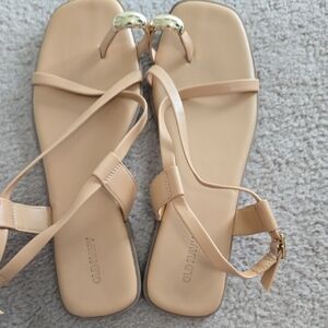 Old Navy Nude Tan Strappy Toe-Post Sandals